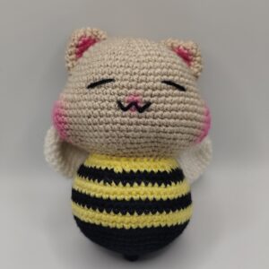 peluche chabeille en crochet