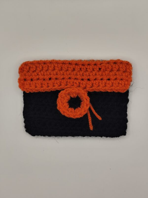 petite pochette orange et noire (face)