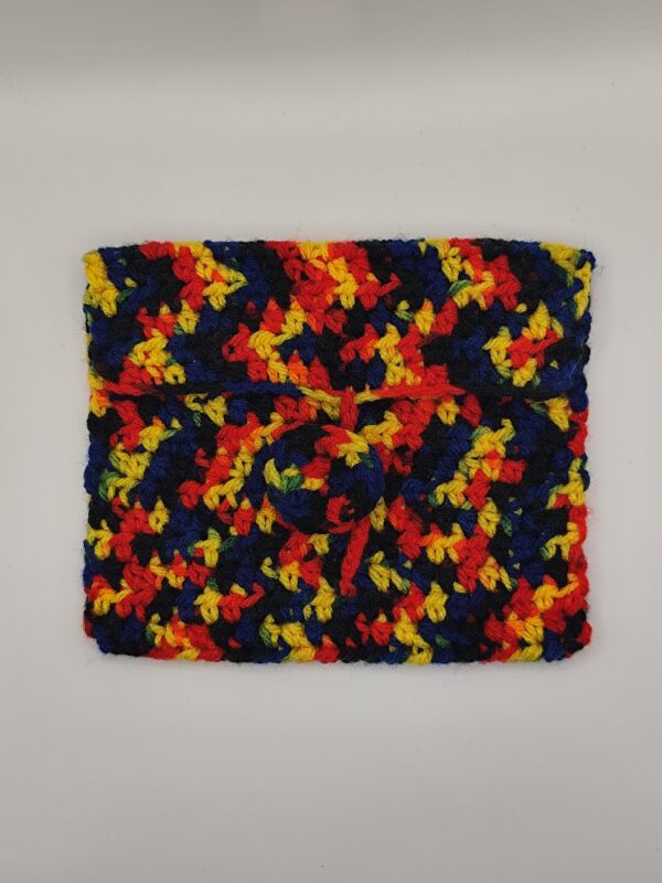 moyenne pochette en crochet noir/rouge/jaune