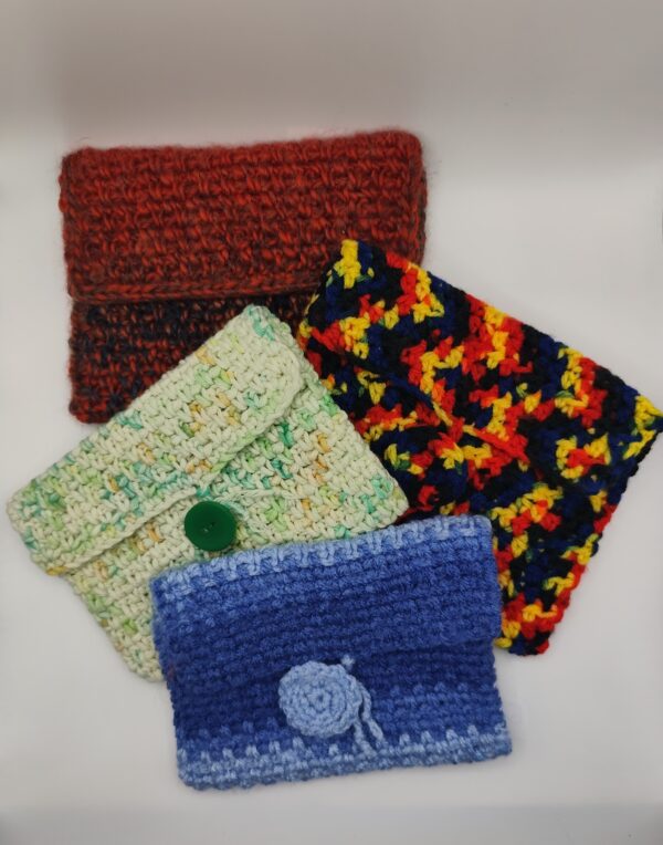 moyennes pochettes en quatre couleurs différentes