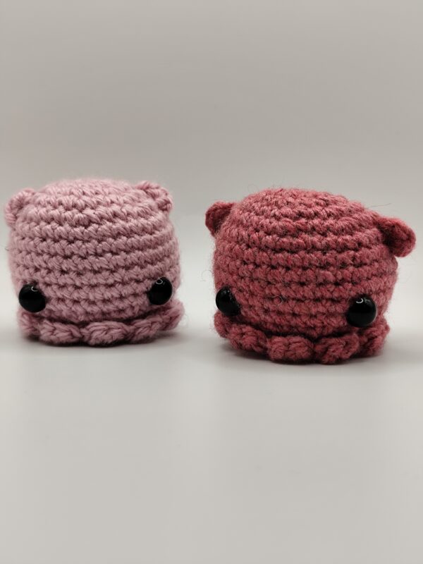 peluche poulpe en deux variations de couleurs