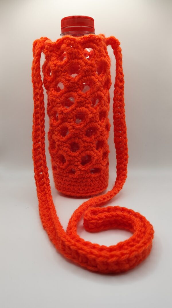 porte-gourde orange en crochet